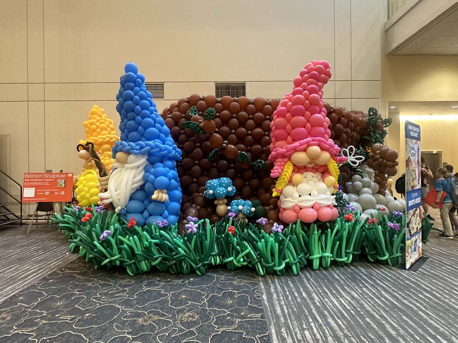 Gen Con Balloon Sculpture